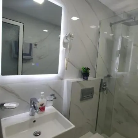 Ceko Hotel Sarande